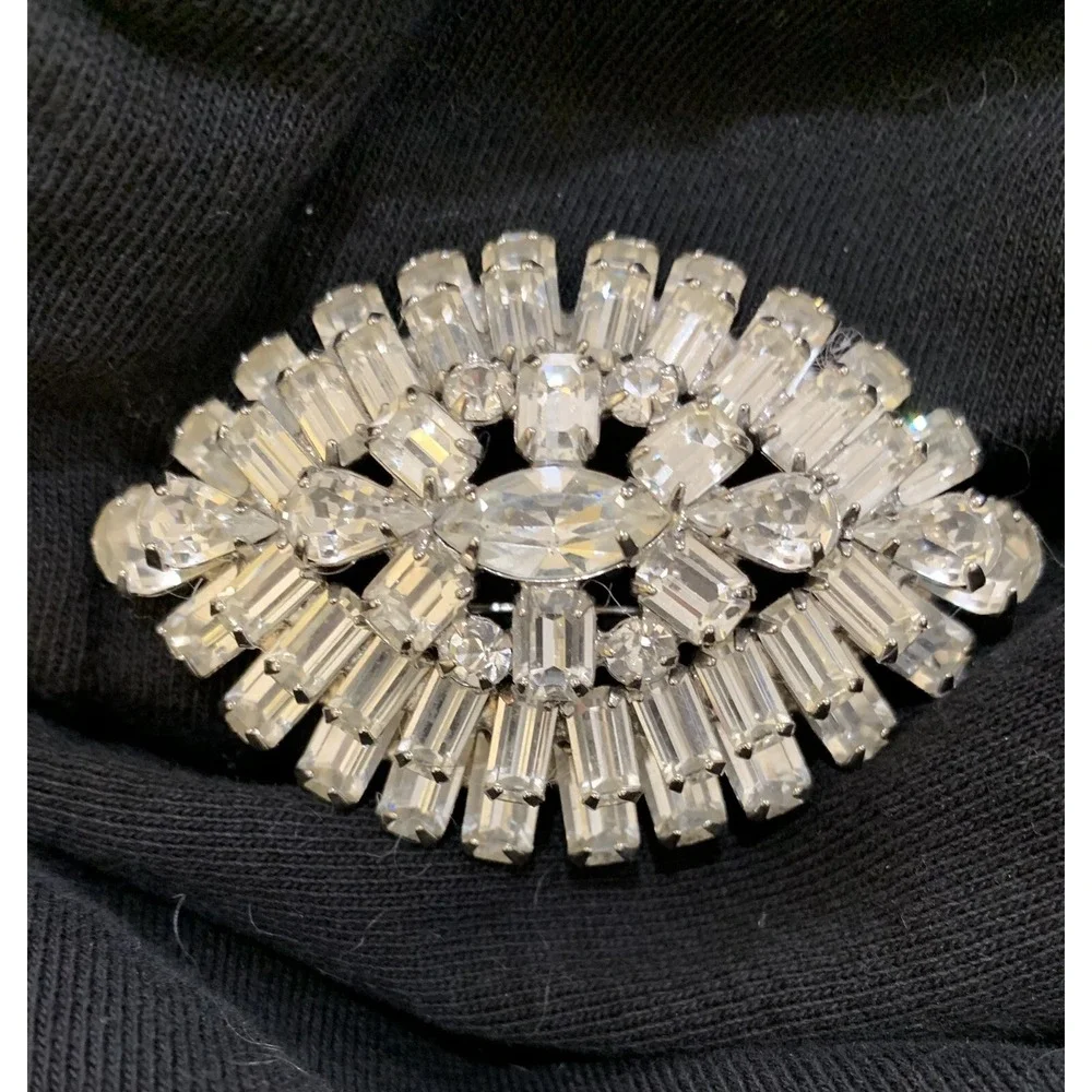 WEISS Crystal Faceted Marquis Shaped Brooch With Emerald, Pear & Baquette Stones